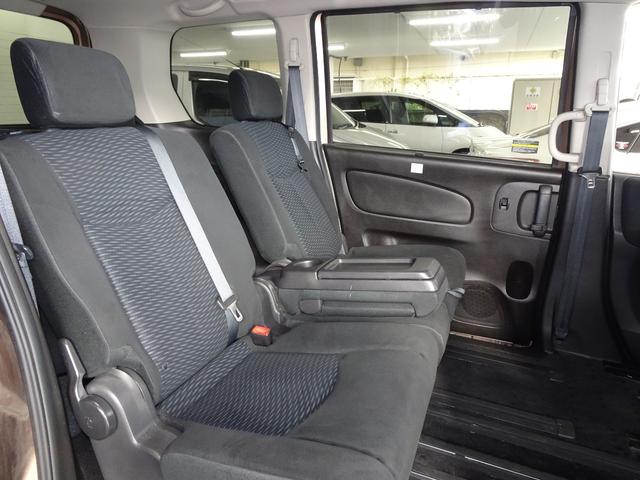 セレナ ２０Ｘ　Ｓ－ハイブリッドアドバンスドセーフティパック　純正ナビ　フルセグＴＶ　アラウンドビューモニター　クルーズコントロール　エマージェンシーブレーキ　レーンキープアシスト　ＥＴＣ　インテリキー（12枚目）