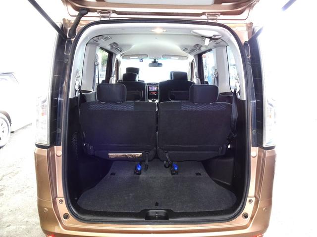 セレナ ２０Ｘ　Ｓ－ハイブリッドアドバンスドセーフティパック　純正ナビ　フルセグＴＶ　アラウンドビューモニター　クルーズコントロール　エマージェンシーブレーキ　レーンキープアシスト　ＥＴＣ　インテリキー（16枚目）