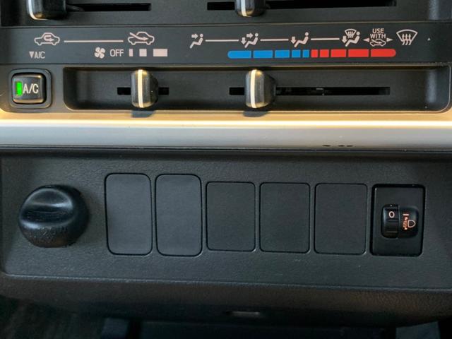 スタンダード エアコン パワステ 三方開 禁煙車 1オーナー 純正ラジオ 運転席エアバック ヘッドライトレベライザー 保証書有 スペアキー有 店頭買取直販車(17枚目)