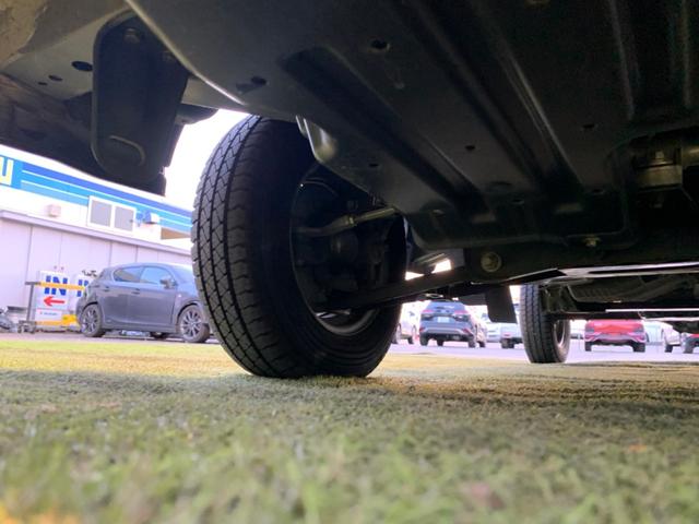 スタンダード エアコン パワステ 三方開 禁煙車 1オーナー 純正ラジオ 運転席エアバック ヘッドライトレベライザー 保証書有 スペアキー有 店頭買取直販車(26枚目)