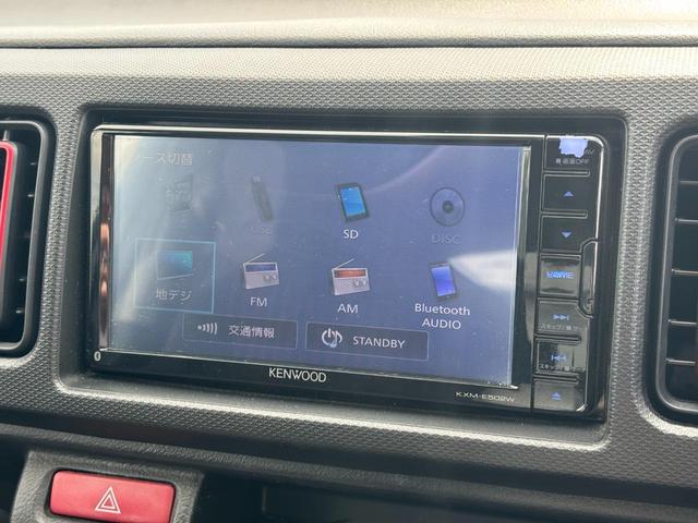 ベースグレード　禁煙車　純正ＳＤナビ　衝突軽減装置　バックカメラ　シートヒーター　ＥＴＣ　Ｂｌｕｅｔｏｏｔｈオーディオ　フルセグＴＶ　ＤＶＤ再生　プッシュスタート　スマートキー　ＨＩＤライト　パドルシフト　ステリモ(6枚目)