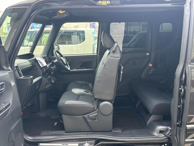 タント カスタムＲＳ　【ｅｃｏＩＤＬＥ非装着車】　４ＷＤ　禁煙車　純正１０型ＳＤナビ　両側電動スライド　全方位カメラ　衝突軽減装置　車線逸脱警報　コーナーセンサー　シートヒーター　ＨＤＭＩ　ＢＴオーディオ　フルセグＴＶ　ドラレコ　ＥＴＣ　ハーフレザー（30枚目）