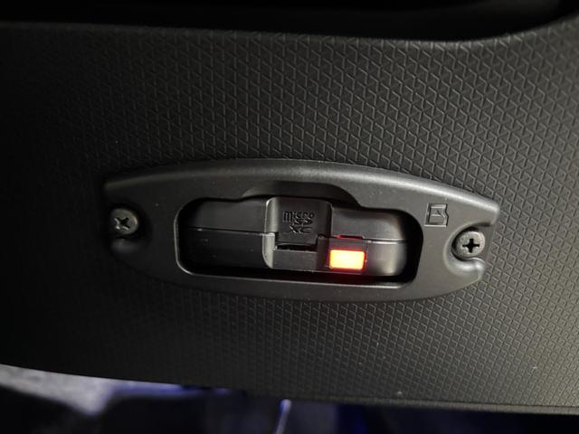 タント カスタムＲＳ　【ｅｃｏＩＤＬＥ非装着車】　４ＷＤ　禁煙車　純正１０型ＳＤナビ　両側電動スライド　全方位カメラ　衝突軽減装置　車線逸脱警報　コーナーセンサー　シートヒーター　ＨＤＭＩ　ＢＴオーディオ　フルセグＴＶ　ドラレコ　ＥＴＣ　ハーフレザー（37枚目）