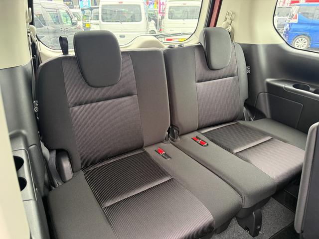 セレナ ハイウェイスター VセレクションII 4WD 禁煙車 10型ナビ 後席モニター 左ハンズフリー両側電動スライド バックカメラ ETC 衝突軽減装置 車線逸脱警報 Bluetoothオーディオ フルセグ DVD シート&ステアリングヒーター(17枚目)