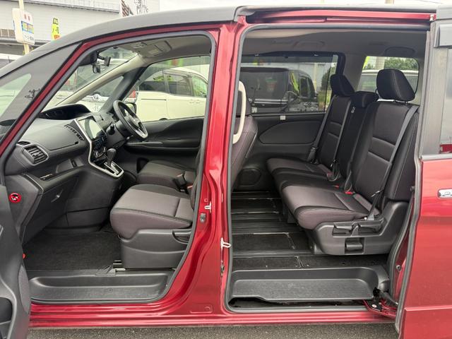 セレナ ハイウェイスター VセレクションII 4WD 禁煙車 10型ナビ 後席モニター 左ハンズフリー両側電動スライド バックカメラ ETC 衝突軽減装置 車線逸脱警報 Bluetoothオーディオ フルセグ DVD シート&ステアリングヒーター(28枚目)