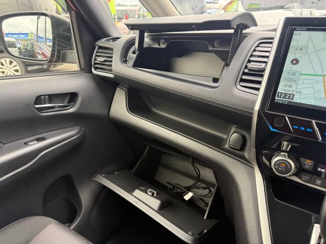 セレナ ハイウェイスター VセレクションII 4WD 禁煙車 10型ナビ 後席モニター 左ハンズフリー両側電動スライド バックカメラ ETC 衝突軽減装置 車線逸脱警報 Bluetoothオーディオ フルセグ DVD シート&ステアリングヒーター(44枚目)