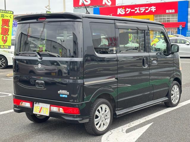 各店舗にて専門業者によるルームクリーニング実施☆室内の細かい所からエンジンルームまでキレイになった状態でお渡しいたします♪