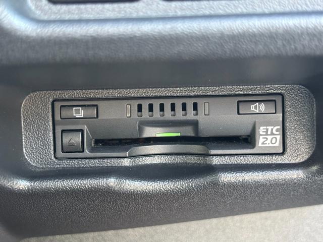 ハイエースバン スーパーＧＬ　ダークプライムＩＩ　禁煙１オーナー　両側電動スライド　衝突軽減装置　車線逸脱警報　純正ナビ　ナビ連動ドラレコ　バックカメラ　ＥＴＣ２．０　ハーフレザーシート　スマートキー　コーナーセンサ　ＬＥＤヘッドライト　１００Ｖ電源（10枚目）