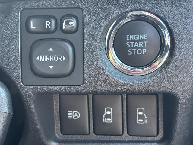 ハイエースバン スーパーＧＬ　ダークプライムＩＩ　禁煙１オーナー　両側電動スライド　衝突軽減装置　車線逸脱警報　純正ナビ　ナビ連動ドラレコ　バックカメラ　ＥＴＣ２．０　ハーフレザーシート　スマートキー　コーナーセンサ　ＬＥＤヘッドライト　１００Ｖ電源（11枚目）