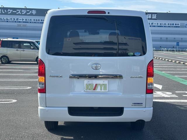 ハイエースバン スーパーＧＬ　ダークプライムＩＩ　禁煙１オーナー　両側電動スライド　衝突軽減装置　車線逸脱警報　純正ナビ　ナビ連動ドラレコ　バックカメラ　ＥＴＣ２．０　ハーフレザーシート　スマートキー　コーナーセンサ　ＬＥＤヘッドライト　１００Ｖ電源（17枚目）