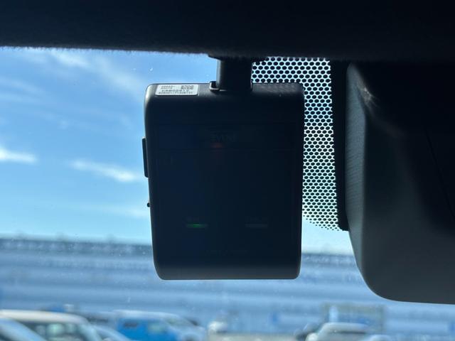 ハイエースバン スーパーＧＬ　ダークプライムＩＩ　禁煙１オーナー　両側電動スライド　衝突軽減装置　車線逸脱警報　純正ナビ　ナビ連動ドラレコ　バックカメラ　ＥＴＣ２．０　ハーフレザーシート　スマートキー　コーナーセンサ　ＬＥＤヘッドライト　１００Ｖ電源（36枚目）