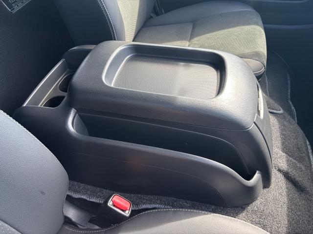 ハイエースバン スーパーＧＬ　ダークプライムＩＩ　禁煙１オーナー　両側電動スライド　衝突軽減装置　車線逸脱警報　純正ナビ　ナビ連動ドラレコ　バックカメラ　ＥＴＣ２．０　ハーフレザーシート　スマートキー　コーナーセンサ　ＬＥＤヘッドライト　１００Ｖ電源（39枚目）