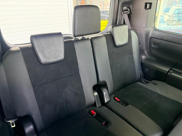 ヴォクシー ハイブリッドＺＳ　煌ＩＩＩ　禁煙車　モデリスタフルエアロ　９型ＳＤナビ　後席モニター　両側電動スライド　バックカメラ　衝突軽減装置　車線逸脱警報　ＥＴＣ　Ｂｌｕｅｔｏｏｔｈオーディオ　フルセグＴＶ　ＤＶＤ再生　シートヒーター（17枚目）