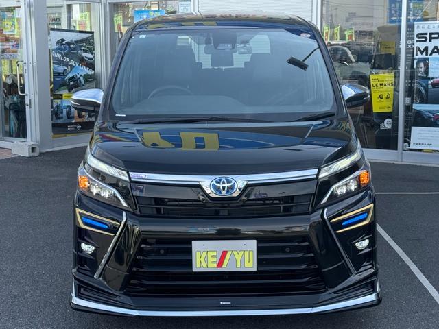ヴォクシー ハイブリッドＺＳ　煌ＩＩＩ　禁煙車　モデリスタフルエアロ　９型ＳＤナビ　後席モニター　両側電動スライド　バックカメラ　衝突軽減装置　車線逸脱警報　ＥＴＣ　Ｂｌｕｅｔｏｏｔｈオーディオ　フルセグＴＶ　ＤＶＤ再生　シートヒーター（18枚目）