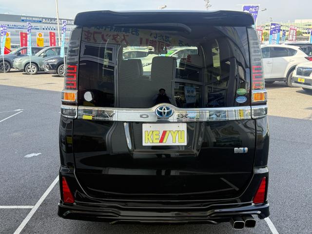 ヴォクシー ハイブリッドＺＳ　煌ＩＩＩ　禁煙車　モデリスタフルエアロ　９型ＳＤナビ　後席モニター　両側電動スライド　バックカメラ　衝突軽減装置　車線逸脱警報　ＥＴＣ　Ｂｌｕｅｔｏｏｔｈオーディオ　フルセグＴＶ　ＤＶＤ再生　シートヒーター（19枚目）