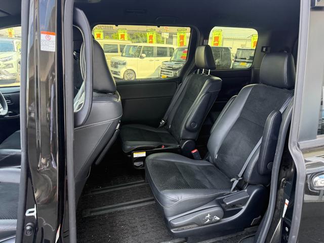ヴォクシー ハイブリッドＺＳ　煌ＩＩＩ　禁煙車　モデリスタフルエアロ　９型ＳＤナビ　後席モニター　両側電動スライド　バックカメラ　衝突軽減装置　車線逸脱警報　ＥＴＣ　Ｂｌｕｅｔｏｏｔｈオーディオ　フルセグＴＶ　ＤＶＤ再生　シートヒーター（27枚目）
