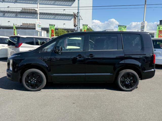 デリカＤ：５ ブラックエディション　登録済未使用車　４ＷＤ　ターボ　両側電動スライド　電動リヤゲート　全方位カメラ　電動サイドステップ　衝突軽減装置　車線逸脱警報　ＢＳＭ　コーナーセンサー　追従クルコン　黒革電動シート　１００Ｖ電源（22枚目）