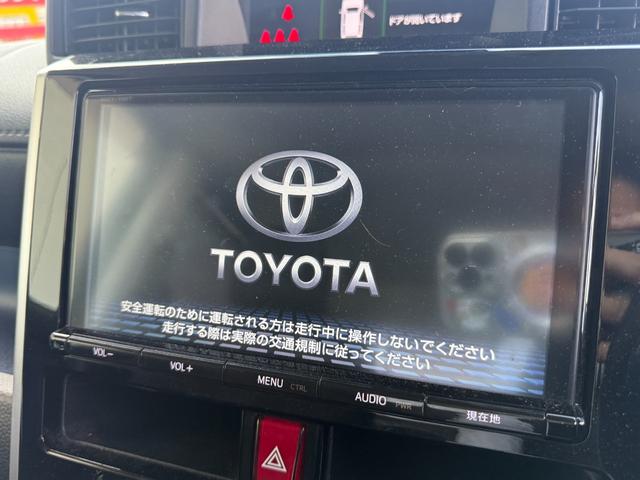 ルーミー カスタムＧ－Ｔ　禁煙車　ターボ　純正９型ＳＤナビ　両側電動スライド　バックカメラ　ＥＴＣ　衝突軽減装置　車線逸脱警報　コーナーセンサー　Ｂｌｕｅｔｏｏｔｈオーディオ　フルセグＴＶ　シートヒーター　ＬＥＤヘッドライト（7枚目）