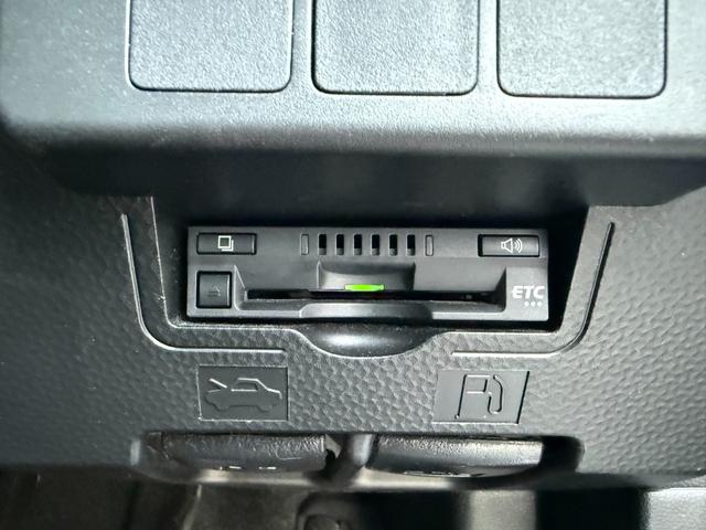 ルーミー カスタムＧ－Ｔ　禁煙車　ターボ　純正９型ＳＤナビ　両側電動スライド　バックカメラ　ＥＴＣ　衝突軽減装置　車線逸脱警報　コーナーセンサー　Ｂｌｕｅｔｏｏｔｈオーディオ　フルセグＴＶ　シートヒーター　ＬＥＤヘッドライト（11枚目）