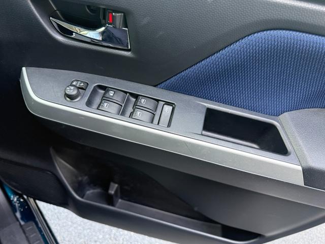 ルーミー カスタムＧ－Ｔ　禁煙車　ターボ　純正９型ＳＤナビ　両側電動スライド　バックカメラ　ＥＴＣ　衝突軽減装置　車線逸脱警報　コーナーセンサー　Ｂｌｕｅｔｏｏｔｈオーディオ　フルセグＴＶ　シートヒーター　ＬＥＤヘッドライト（36枚目）