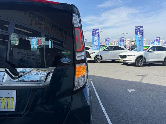 ルーミー カスタムＧ－Ｔ　禁煙車　ターボ　純正９型ＳＤナビ　両側電動スライド　バックカメラ　ＥＴＣ　衝突軽減装置　車線逸脱警報　コーナーセンサー　Ｂｌｕｅｔｏｏｔｈオーディオ　フルセグＴＶ　シートヒーター　ＬＥＤヘッドライト（45枚目）