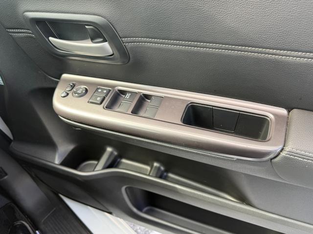 フリードハイブリッド ハイブリッド・モデューロX ホンダセンシング 6人乗り 禁煙1オーナー車 純正9型ナビ 両側電動スライド バックカメラ ETC2.0 衝突軽減装置 車線逸脱警報 Bluetoothオーディオ フルセグTV DVD再生 ハーフレザー 追従クルコン(36枚目)