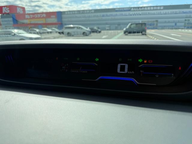 フリードハイブリッド ハイブリッド・モデューロX ホンダセンシング 6人乗り 禁煙1オーナー車 純正9型ナビ 両側電動スライド バックカメラ ETC2.0 衝突軽減装置 車線逸脱警報 Bluetoothオーディオ フルセグTV DVD再生 ハーフレザー 追従クルコン(41枚目)