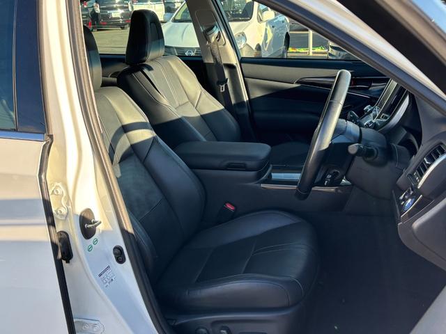 クラウンハイブリッド アスリートS アドバンストパッケージ 禁煙1オーナー レザーシートパッケージ メーカーオプションスパッタリングアルミ メーカーオプション8インチナビ フルセグ ETC ドラレコ スマートキー プッシュスタート HIDライト LEDフォグ(13枚目)