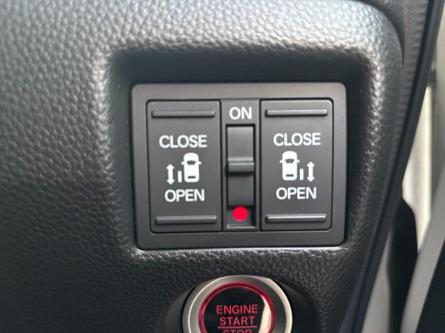 N-BOXカスタム G・Lターボホンダセンシング 禁煙車 純正8型ナビ 両側電動スライド バックカメラ ETC 衝突軽減装置 車線逸脱警報 Bluetoothオーディオ フルセグTV DVD再生 前後ドラレコ ハーフレザー シートヒーター 純正アルミ(10枚目)