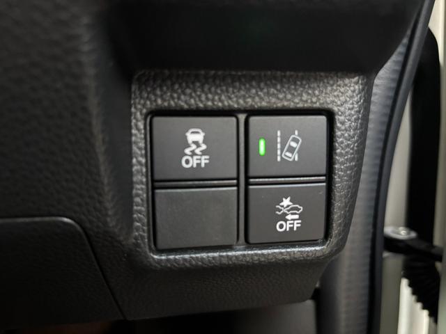 N-BOXカスタム G・Lターボホンダセンシング 禁煙車 純正8型ナビ 両側電動スライド バックカメラ ETC 衝突軽減装置 車線逸脱警報 Bluetoothオーディオ フルセグTV DVD再生 前後ドラレコ ハーフレザー シートヒーター 純正アルミ(11枚目)