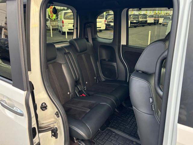 N-BOXカスタム G・Lターボホンダセンシング 禁煙車 純正8型ナビ 両側電動スライド バックカメラ ETC 衝突軽減装置 車線逸脱警報 Bluetoothオーディオ フルセグTV DVD再生 前後ドラレコ ハーフレザー シートヒーター 純正アルミ(17枚目)
