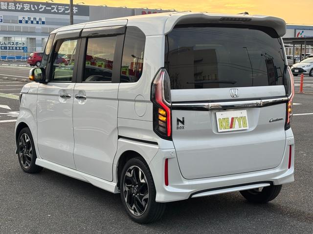 N-BOXカスタム G・Lターボホンダセンシング 禁煙車 純正8型ナビ 両側電動スライド バックカメラ ETC 衝突軽減装置 車線逸脱警報 Bluetoothオーディオ フルセグTV DVD再生 前後ドラレコ ハーフレザー シートヒーター 純正アルミ(26枚目)