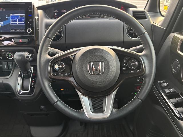 N-BOXカスタム G・Lターボホンダセンシング 禁煙車 純正8型ナビ 両側電動スライド バックカメラ ETC 衝突軽減装置 車線逸脱警報 Bluetoothオーディオ フルセグTV DVD再生 前後ドラレコ ハーフレザー シートヒーター 純正アルミ(27枚目)