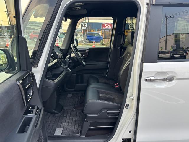 N-BOXカスタム G・Lターボホンダセンシング 禁煙車 純正8型ナビ 両側電動スライド バックカメラ ETC 衝突軽減装置 車線逸脱警報 Bluetoothオーディオ フルセグTV DVD再生 前後ドラレコ ハーフレザー シートヒーター 純正アルミ(28枚目)