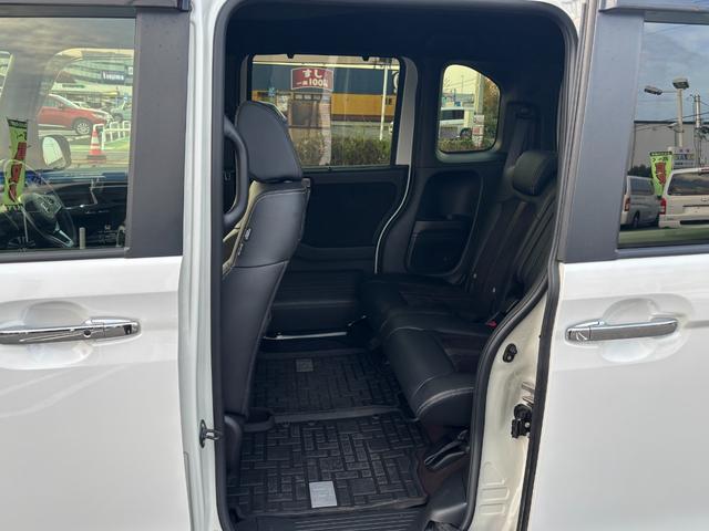 N-BOXカスタム G・Lターボホンダセンシング 禁煙車 純正8型ナビ 両側電動スライド バックカメラ ETC 衝突軽減装置 車線逸脱警報 Bluetoothオーディオ フルセグTV DVD再生 前後ドラレコ ハーフレザー シートヒーター 純正アルミ(29枚目)