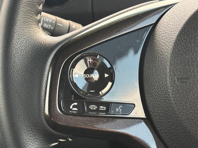 N-BOXカスタム G・Lターボホンダセンシング 禁煙車 純正8型ナビ 両側電動スライド バックカメラ ETC 衝突軽減装置 車線逸脱警報 Bluetoothオーディオ フルセグTV DVD再生 前後ドラレコ ハーフレザー シートヒーター 純正アルミ(35枚目)