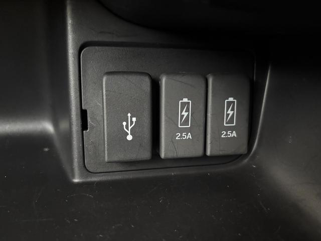 N-BOXカスタム G・Lターボホンダセンシング 禁煙車 純正8型ナビ 両側電動スライド バックカメラ ETC 衝突軽減装置 車線逸脱警報 Bluetoothオーディオ フルセグTV DVD再生 前後ドラレコ ハーフレザー シートヒーター 純正アルミ(40枚目)