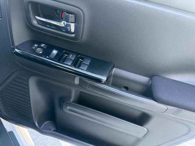 スペーシアカスタム ハイブリッドXSターボ 1オーナー SDナビ 両側電動スライド バックカメラ 衝突軽減装置 車線逸脱警報 Bluetoothオーディオ フルセグTV DVD再生 ハーフレザー シートヒーター LEDヘッドライト 純正アルミ(35枚目)