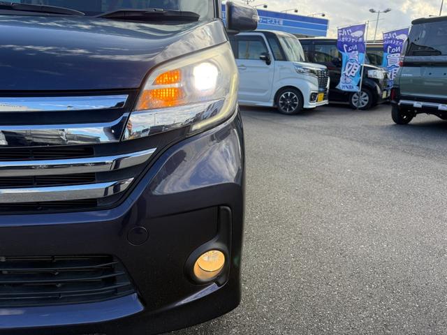 デイズルークス ハイウェイスター X Gパッケージ 禁煙 純正SDナビ 両側電動スライド 全方位カメラ ETC Bluetoothオーディオ フルセグTV DVD再生 前後ドラレコ プッシュスタート スマートキー HIDライト オートライト 純正アルミ(12枚目)