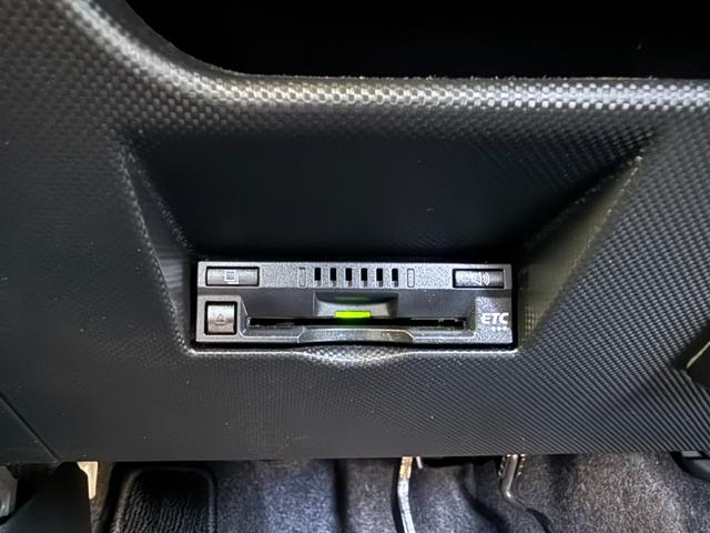 ロッキー Ｇ　禁煙１オーナー車　フルエアロ　純正９型ＳＤナビ　全方位カメラ　ＥＴＣ　衝突軽減装置　車線逸脱警報　Ｂｌｕｅｔｏｏｔｈオーディオ　フルセグＴＶ　前後ドラレコ　ＬＥＤヘッドライト　追従クルコン　純正アルミ（9枚目）