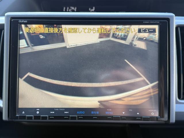 ステップワゴンスパーダ Ｚ　クールスピリット　後期型　８人乗り　純正９型ナビ　後席モニター　両側電動スライド　バックカメラ　ＥＴＣ　フルセグＴＶ　ＤＶＤ再生　ハーフレザー　クルコン　パドルシフト　ドラレコ　スマートキー　ＨＩＤライト　純正アルミ（8枚目）