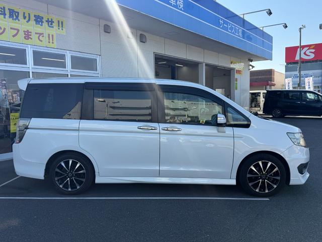 ステップワゴンスパーダ Ｚ　クールスピリット　後期型　８人乗り　純正９型ナビ　後席モニター　両側電動スライド　バックカメラ　ＥＴＣ　フルセグＴＶ　ＤＶＤ再生　ハーフレザー　クルコン　パドルシフト　ドラレコ　スマートキー　ＨＩＤライト　純正アルミ（21枚目）