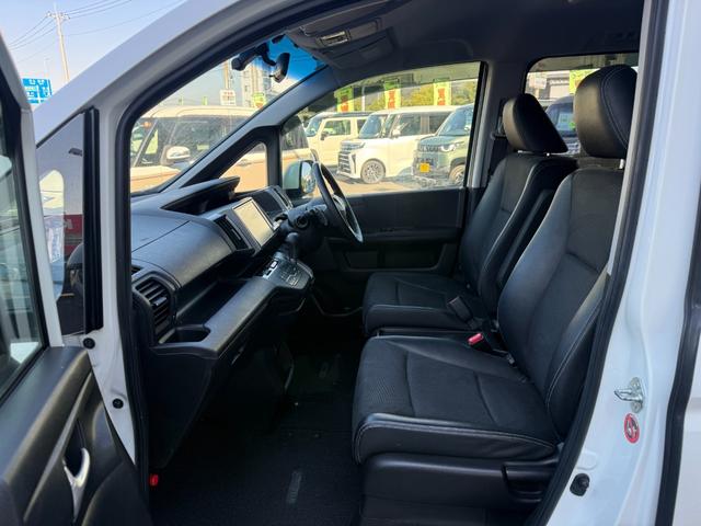 ステップワゴンスパーダ Ｚ　クールスピリット　後期型　８人乗り　純正９型ナビ　後席モニター　両側電動スライド　バックカメラ　ＥＴＣ　フルセグＴＶ　ＤＶＤ再生　ハーフレザー　クルコン　パドルシフト　ドラレコ　スマートキー　ＨＩＤライト　純正アルミ（26枚目）