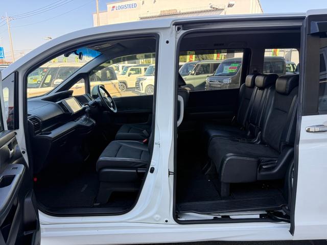 ステップワゴンスパーダ Ｚ　クールスピリット　後期型　８人乗り　純正９型ナビ　後席モニター　両側電動スライド　バックカメラ　ＥＴＣ　フルセグＴＶ　ＤＶＤ再生　ハーフレザー　クルコン　パドルシフト　ドラレコ　スマートキー　ＨＩＤライト　純正アルミ（28枚目）