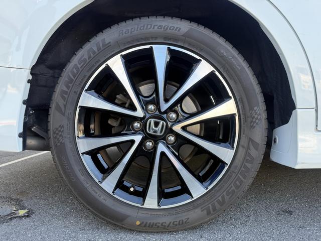 ステップワゴンスパーダ Ｚ　クールスピリット　後期型　８人乗り　純正９型ナビ　後席モニター　両側電動スライド　バックカメラ　ＥＴＣ　フルセグＴＶ　ＤＶＤ再生　ハーフレザー　クルコン　パドルシフト　ドラレコ　スマートキー　ＨＩＤライト　純正アルミ（45枚目）