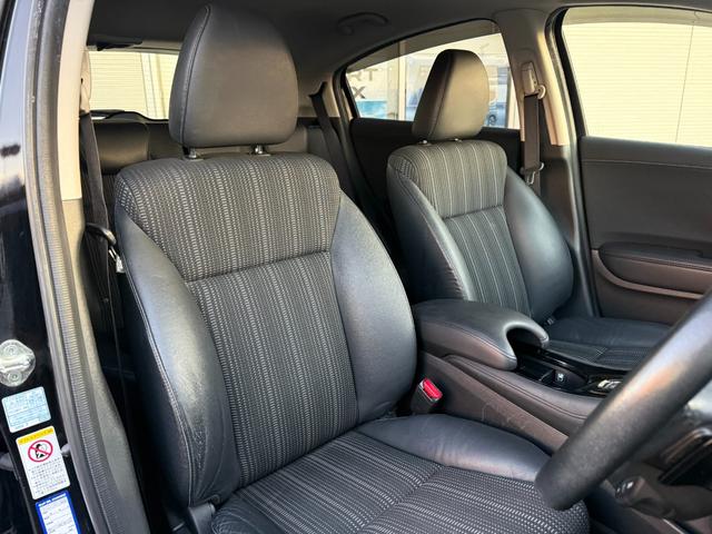 ヴェゼル ハイブリッドＺ　禁煙車　純正８型ナビ　バックカメラ　ＥＴＣ　衝突軽減装置　Ｂｌｕｅｔｏｏｔｈオーディオ　フルセグＴＶ　ＤＶＤ再生　ＬＥＤヘッドライト　ハーフレザー　シートヒーター　クルコン　パドルシフト　純正アルミ（15枚目）