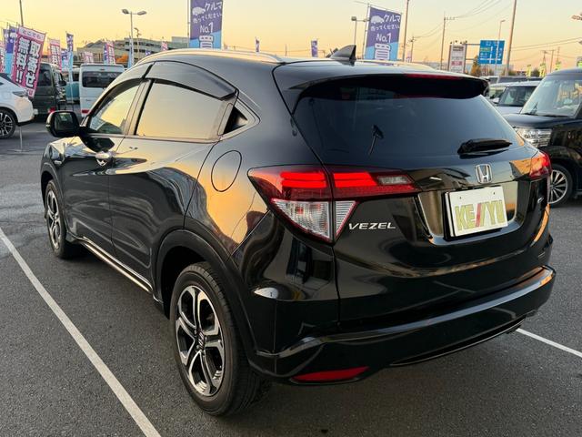 ヴェゼル ハイブリッドＺ　禁煙車　純正８型ナビ　バックカメラ　ＥＴＣ　衝突軽減装置　Ｂｌｕｅｔｏｏｔｈオーディオ　フルセグＴＶ　ＤＶＤ再生　ＬＥＤヘッドライト　ハーフレザー　シートヒーター　クルコン　パドルシフト　純正アルミ（23枚目）