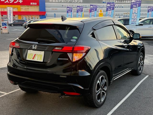 ヴェゼル ハイブリッドＺ　禁煙車　純正８型ナビ　バックカメラ　ＥＴＣ　衝突軽減装置　Ｂｌｕｅｔｏｏｔｈオーディオ　フルセグＴＶ　ＤＶＤ再生　ＬＥＤヘッドライト　ハーフレザー　シートヒーター　クルコン　パドルシフト　純正アルミ（25枚目）