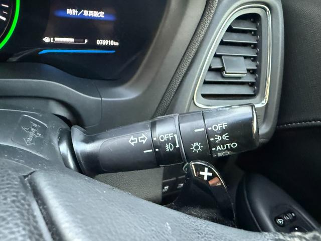 ヴェゼル ハイブリッドＺ　禁煙車　純正８型ナビ　バックカメラ　ＥＴＣ　衝突軽減装置　Ｂｌｕｅｔｏｏｔｈオーディオ　フルセグＴＶ　ＤＶＤ再生　ＬＥＤヘッドライト　ハーフレザー　シートヒーター　クルコン　パドルシフト　純正アルミ（32枚目）