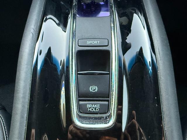 ヴェゼル ハイブリッドＺ　禁煙車　純正８型ナビ　バックカメラ　ＥＴＣ　衝突軽減装置　Ｂｌｕｅｔｏｏｔｈオーディオ　フルセグＴＶ　ＤＶＤ再生　ＬＥＤヘッドライト　ハーフレザー　シートヒーター　クルコン　パドルシフト　純正アルミ（35枚目）